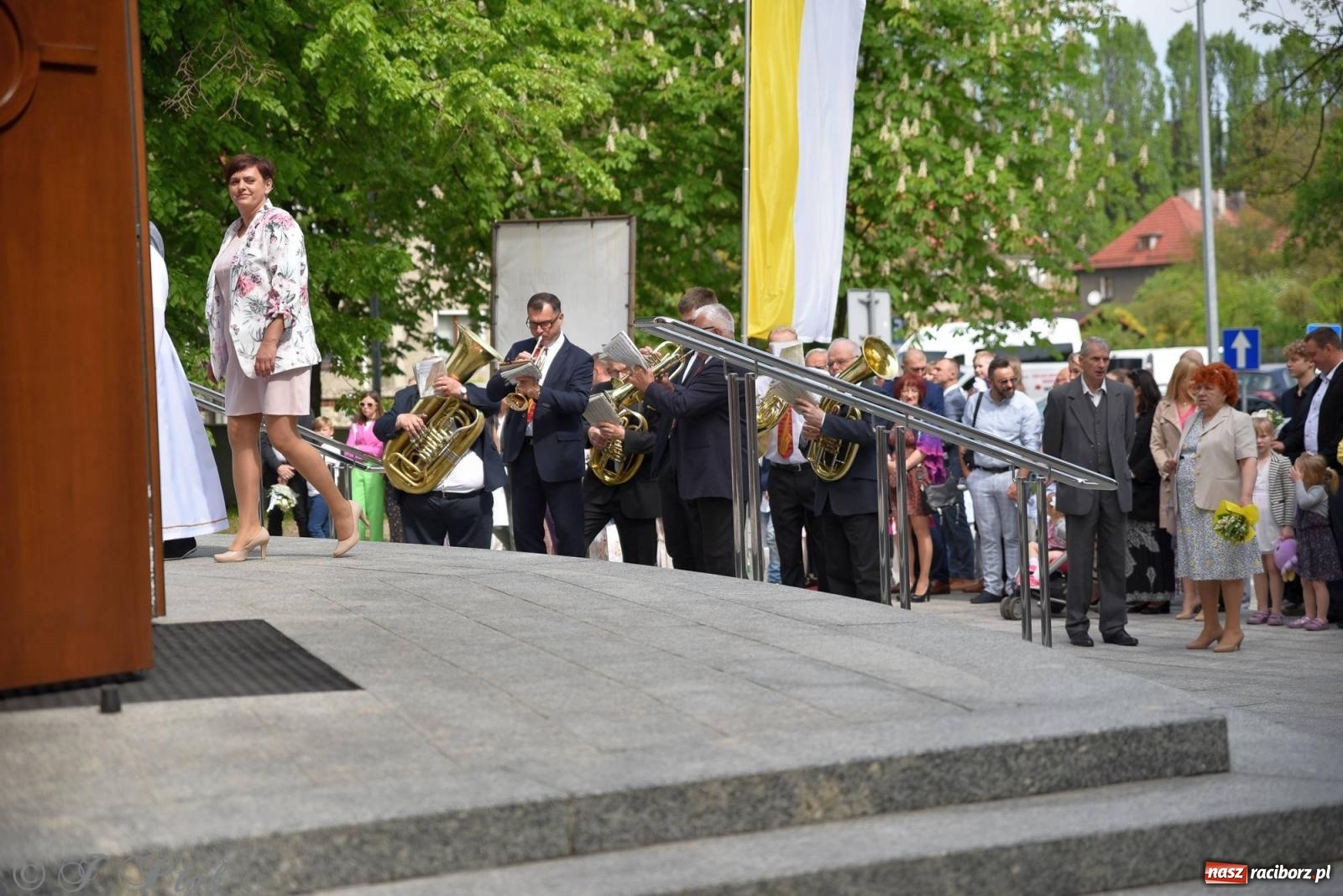 Zdjęcie w galerii na portalu naszraciborz.pl: Uroczystość I komunii świętej w kościele NSPJ [FOTO] wiadomości z regionu