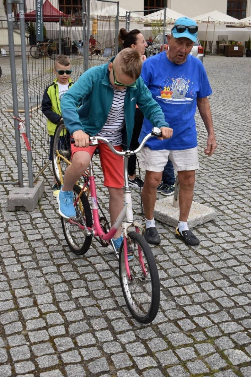 Zdjęcie w galerii na portalu naszraciborz.pl: Śladami Obrońców Granic. Rodzinnie rowerem po ziemi raciborskiej [FOTO] wiadomości z regionu