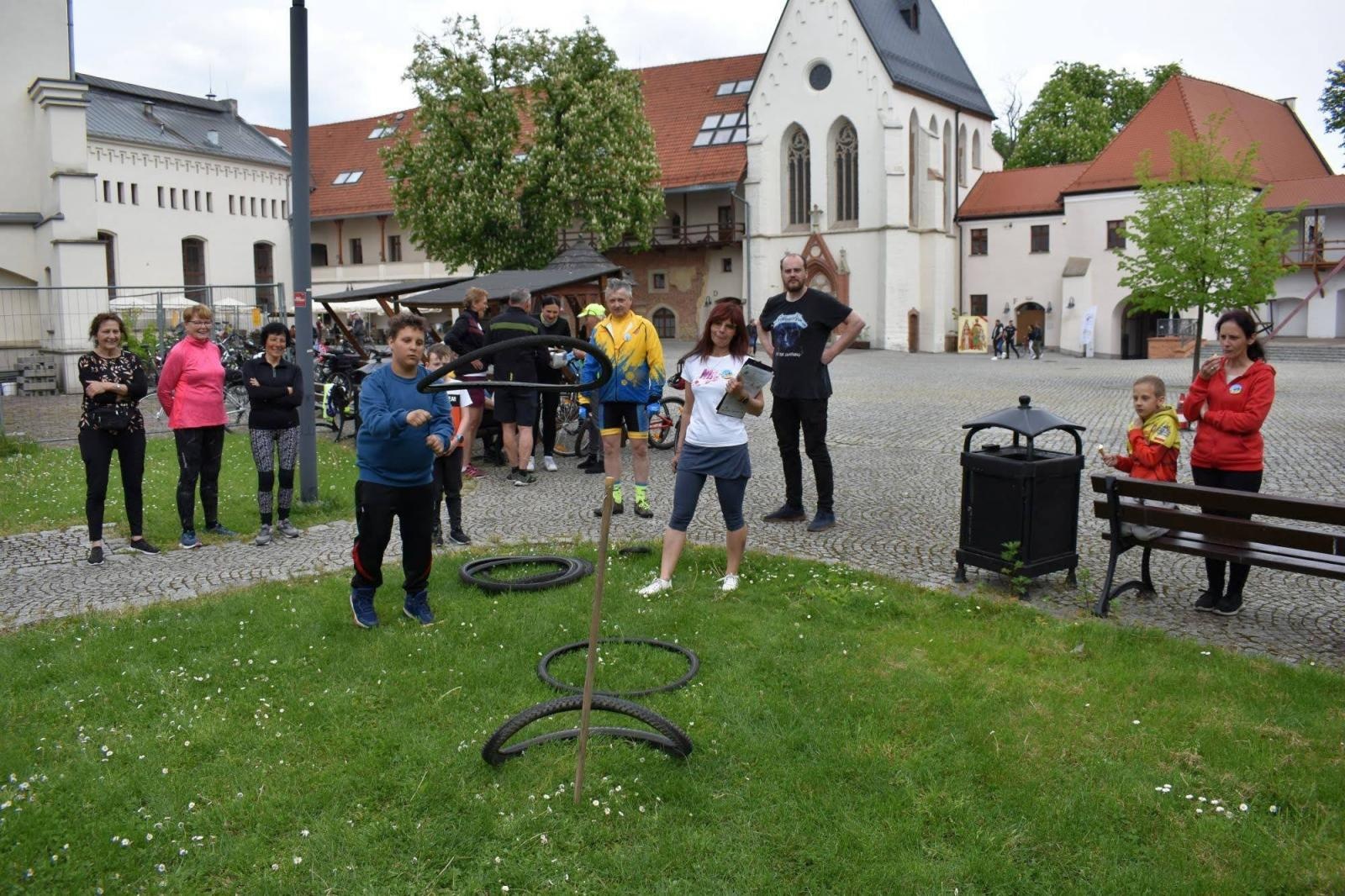 Zdjęcie w galerii na portalu naszraciborz.pl: Śladami Obrońców Granic. Rodzinnie rowerem po ziemi raciborskiej [FOTO] wiadomości z regionu