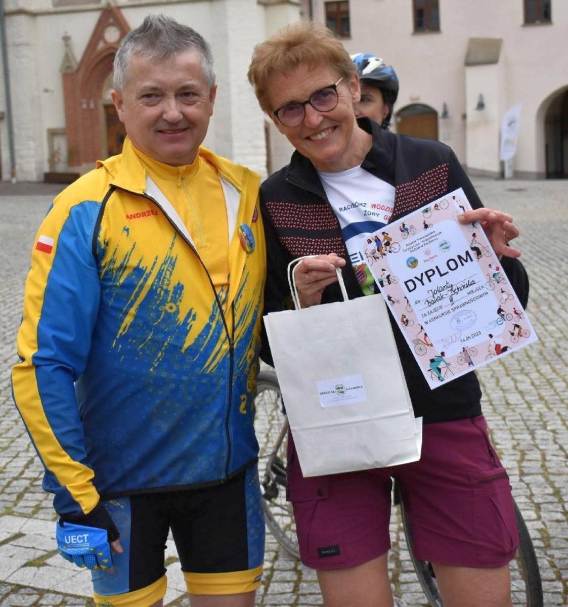 Zdjęcie w galerii na portalu naszraciborz.pl: Śladami Obrońców Granic. Rodzinnie rowerem po ziemi raciborskiej [FOTO] wiadomości z regionu