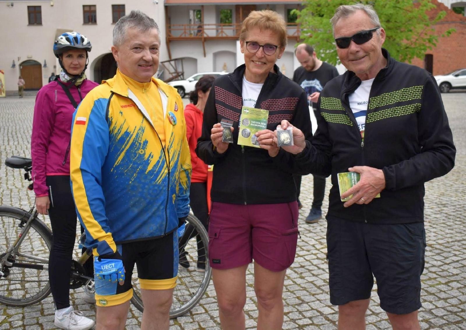 Zdjęcie w galerii na portalu naszraciborz.pl: Śladami Obrońców Granic. Rodzinnie rowerem po ziemi raciborskiej [FOTO] wiadomości z regionu