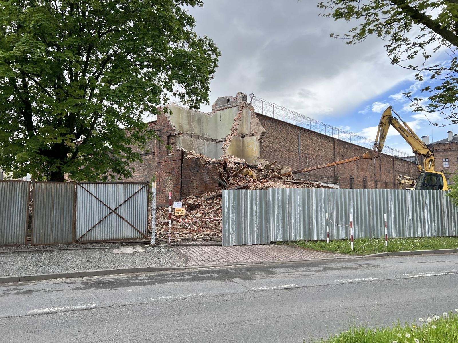 Zdjęcie w galerii na portalu naszraciborz.pl: Zburzą i zbudują na nowo. Trwa inwestycja przy ZK [FOTO] wiadomości z regionu