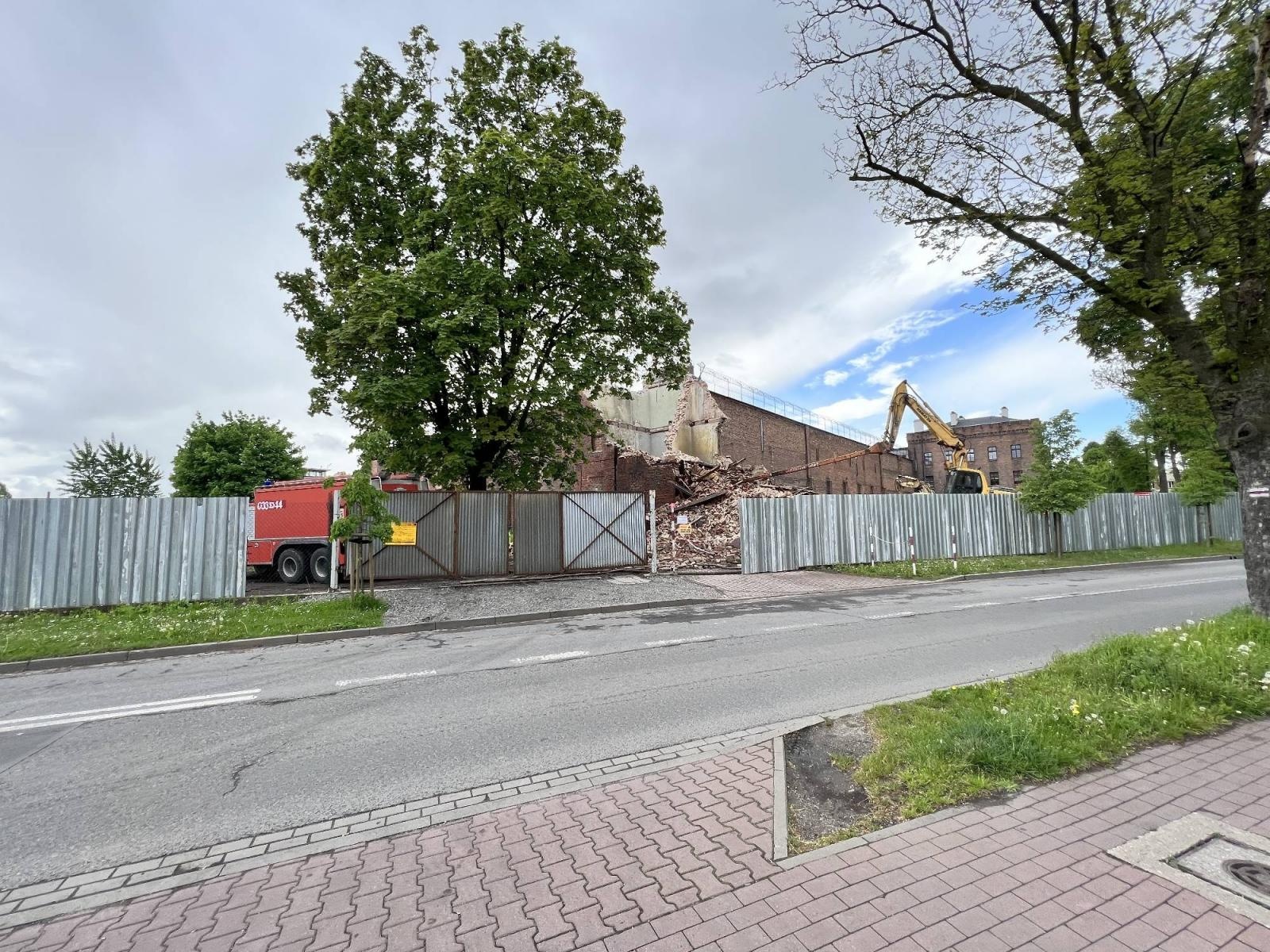 Zdjęcie w galerii na portalu naszraciborz.pl: Zburzą i zbudują na nowo. Trwa inwestycja przy ZK [FOTO] wiadomości z regionu