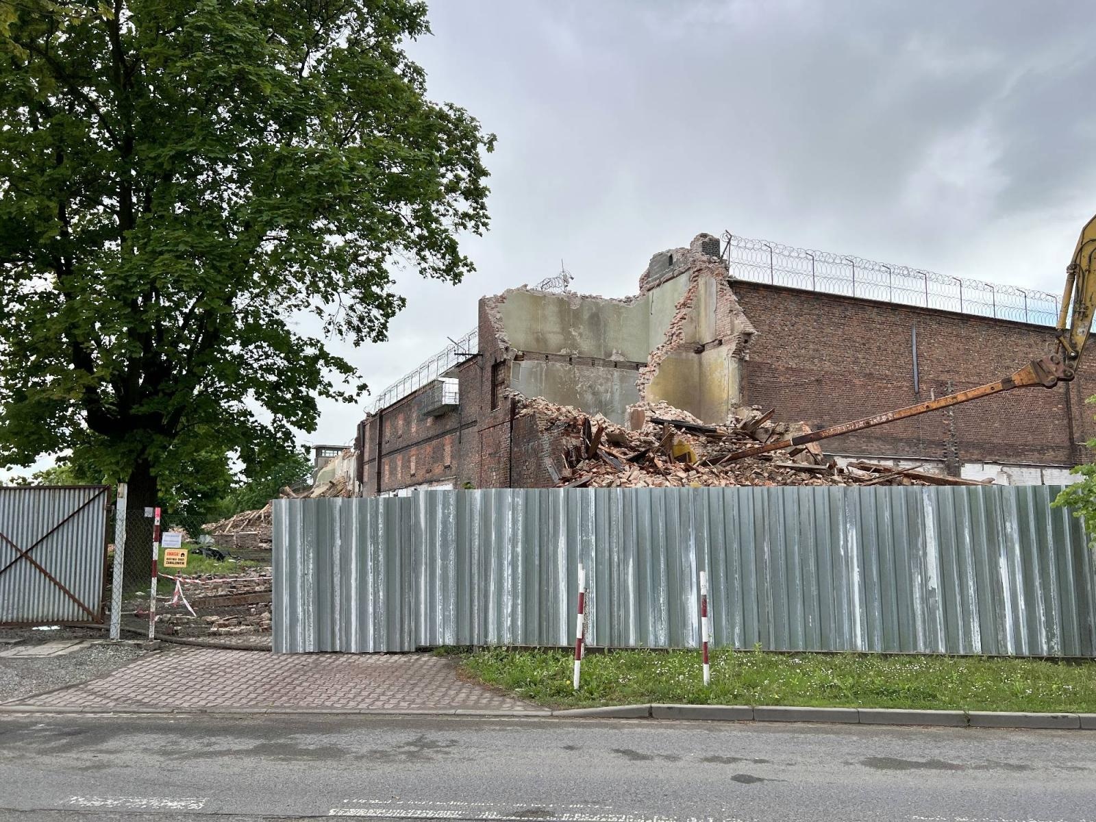 Zdjęcie w galerii na portalu naszraciborz.pl: Zburzą i zbudują na nowo. Trwa inwestycja przy ZK [FOTO] wiadomości z regionu