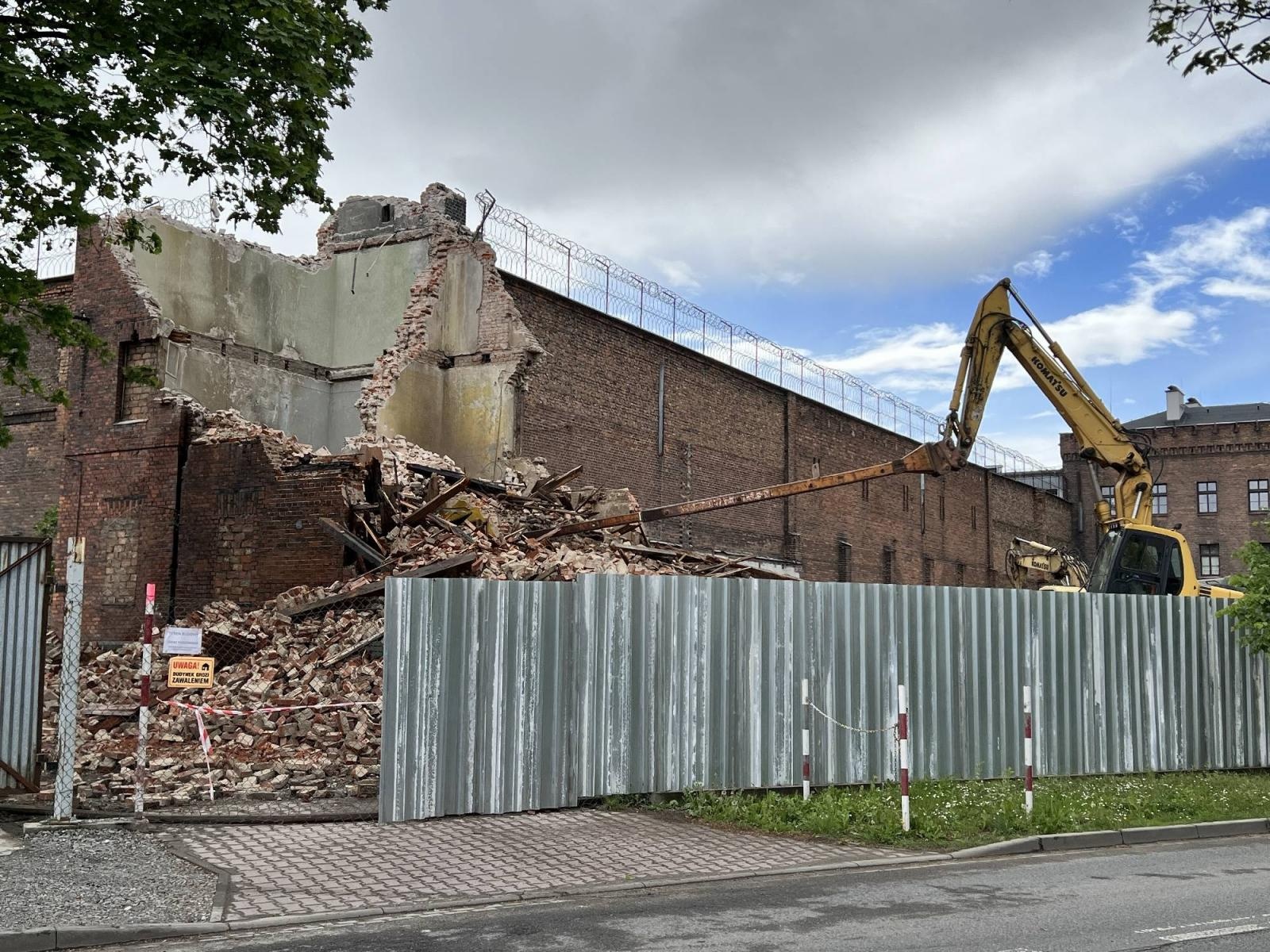 Zdjęcie w galerii na portalu naszraciborz.pl: Zburzą i zbudują na nowo. Trwa inwestycja przy ZK [FOTO] wiadomości z regionu
