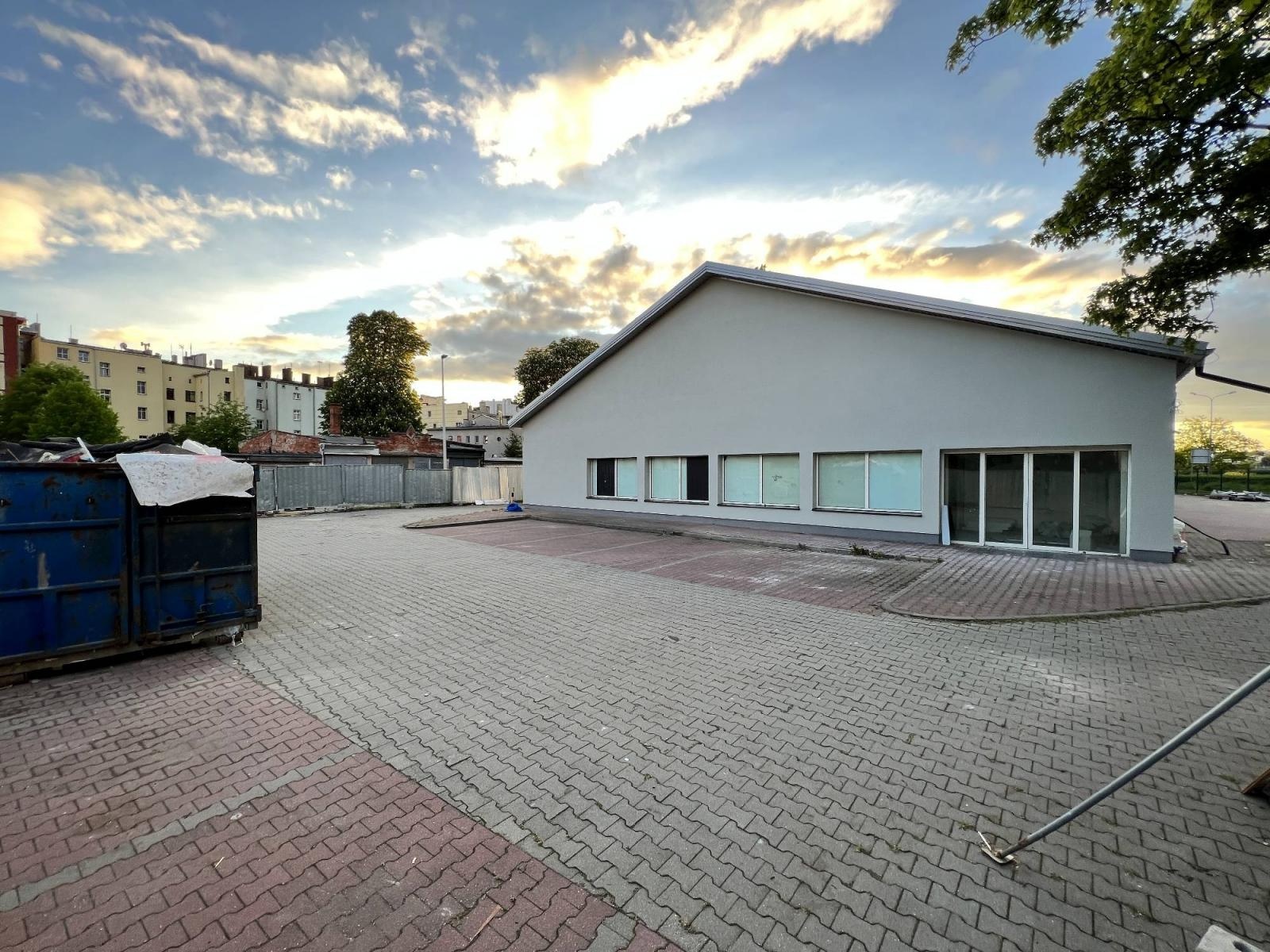 Zdjęcie w galerii na portalu naszraciborz.pl: Dawna Biedronka przy Odrostradzie w remoncie. Co tu będzie? wiadomości z regionu