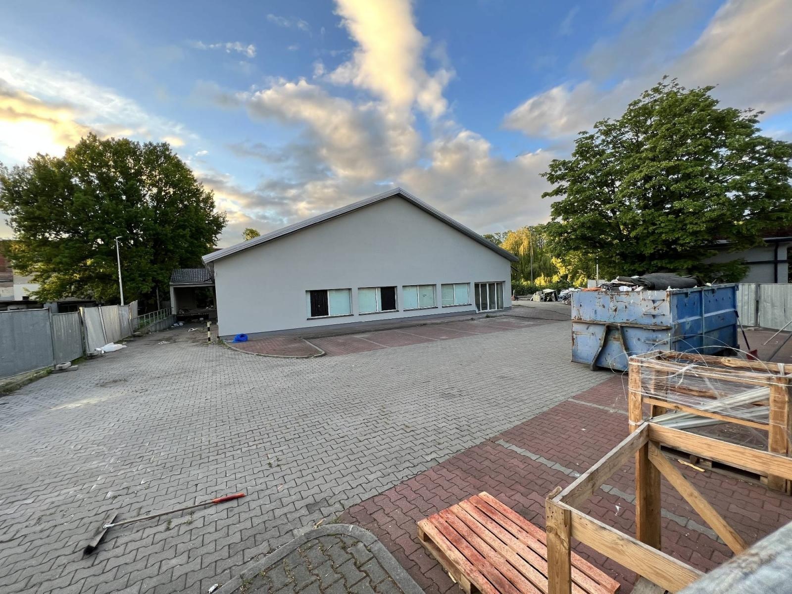 Zdjęcie w galerii na portalu naszraciborz.pl: Dawna Biedronka przy Odrostradzie w remoncie. Co tu będzie? wiadomości z regionu