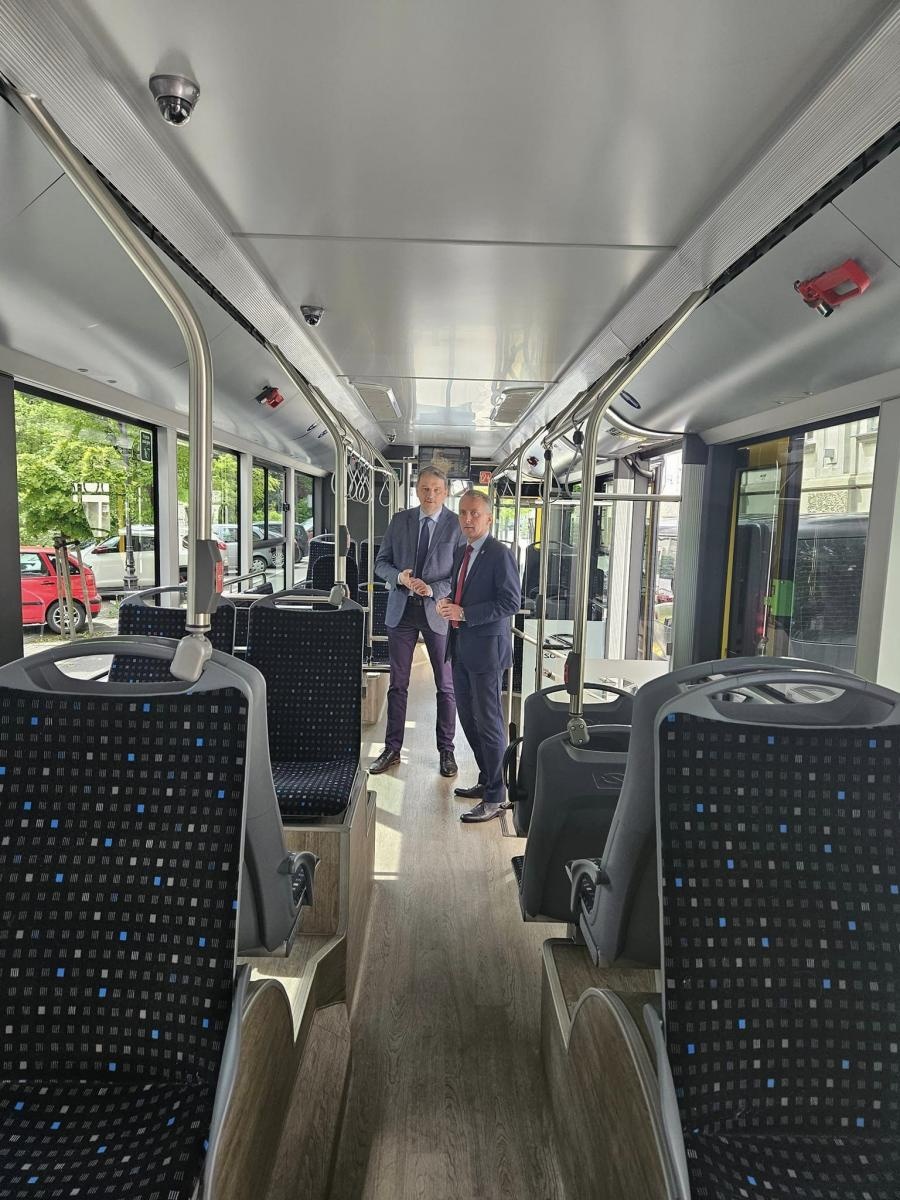 Zdjęcie w galerii na portalu naszraciborz.pl: Raciborskie PK testuje e-bus Solarisa wiadomości z regionu