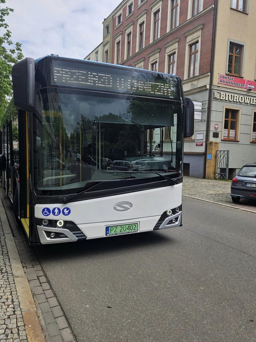 Zdjęcie w galerii na portalu naszraciborz.pl: Raciborskie PK testuje e-bus Solarisa wiadomości z regionu