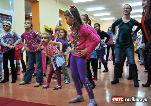Zdjęcie w galerii na portalu naszraciborz.pl: Rockowe popołudnie z Hannah Montana wiadomości z regionu