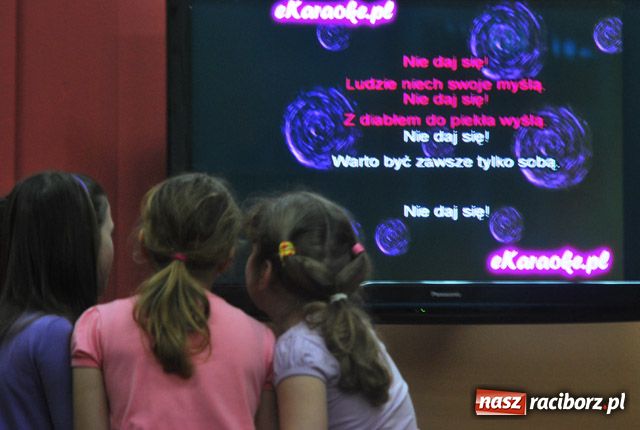 Zdjęcie w galerii na portalu naszraciborz.pl: Rockowe popołudnie z Hannah Montana wiadomości z regionu