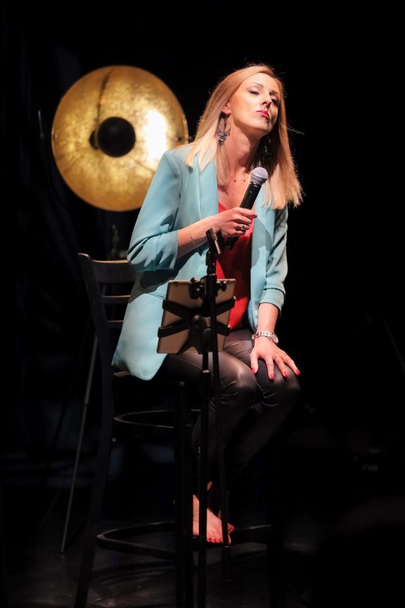 Zdjęcie w galerii na portalu naszraciborz.pl: Agnieszka śpiewa jazz! Na bis wiadomości z regionu