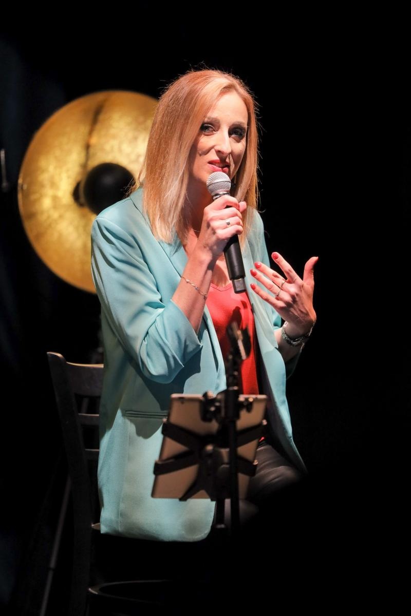 Zdjęcie w galerii na portalu naszraciborz.pl: Agnieszka śpiewa jazz! Na bis wiadomości z regionu