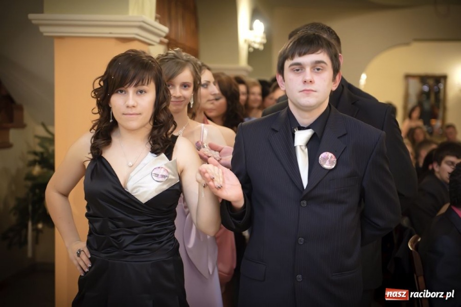 Zdjęcie w galerii na portalu naszraciborz.pl: Bal maturalny raciborskiego Ekonomika wiadomości z regionu