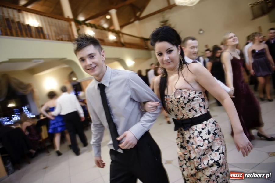 Zdjęcie w galerii na portalu naszraciborz.pl: Bal maturalny raciborskiego Ekonomika wiadomości z regionu