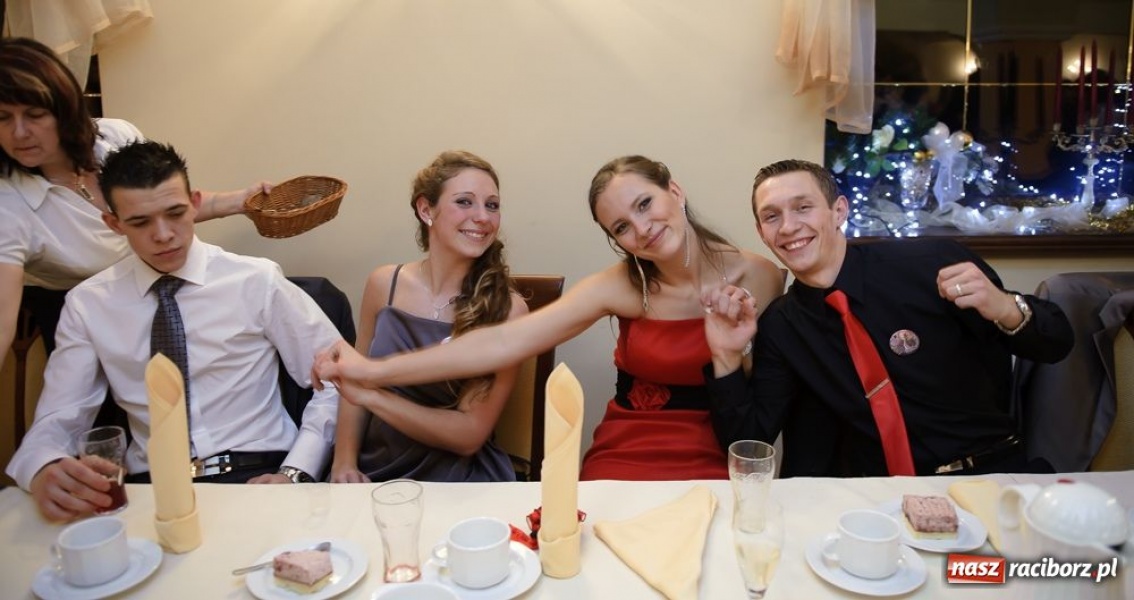 Zdjęcie w galerii na portalu naszraciborz.pl: Bal maturalny raciborskiego Ekonomika wiadomości z regionu