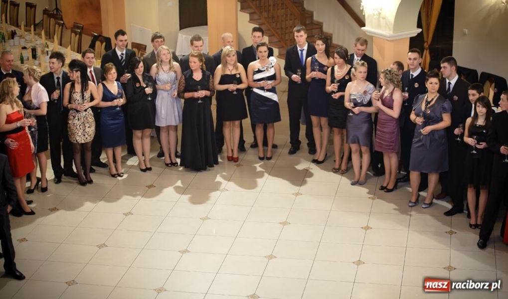 Zdjęcie w galerii na portalu naszraciborz.pl: Bal maturalny raciborskiego Ekonomika wiadomości z regionu