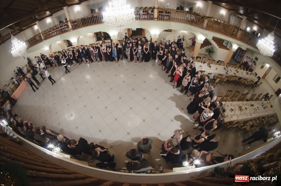Zdjęcie w galerii na portalu naszraciborz.pl: Bal maturalny raciborskiego Ekonomika wiadomości z regionu