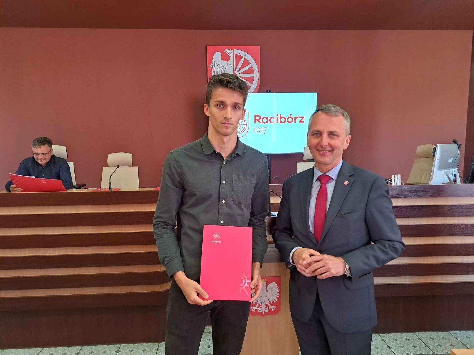Zdjęcie w galerii na portalu naszraciborz.pl: Miasto nagrodziło raciborskich sportowców wiadomości z regionu