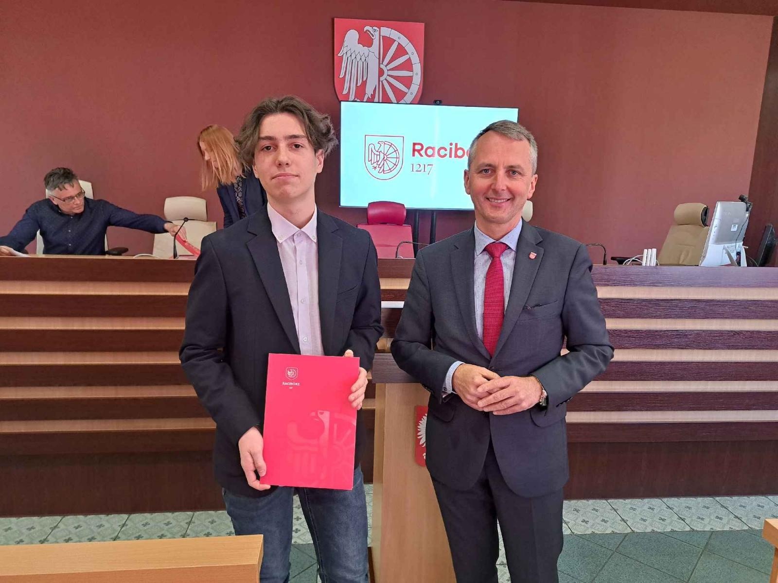 Zdjęcie w galerii na portalu naszraciborz.pl: Miasto nagrodziło raciborskich sportowców wiadomości z regionu