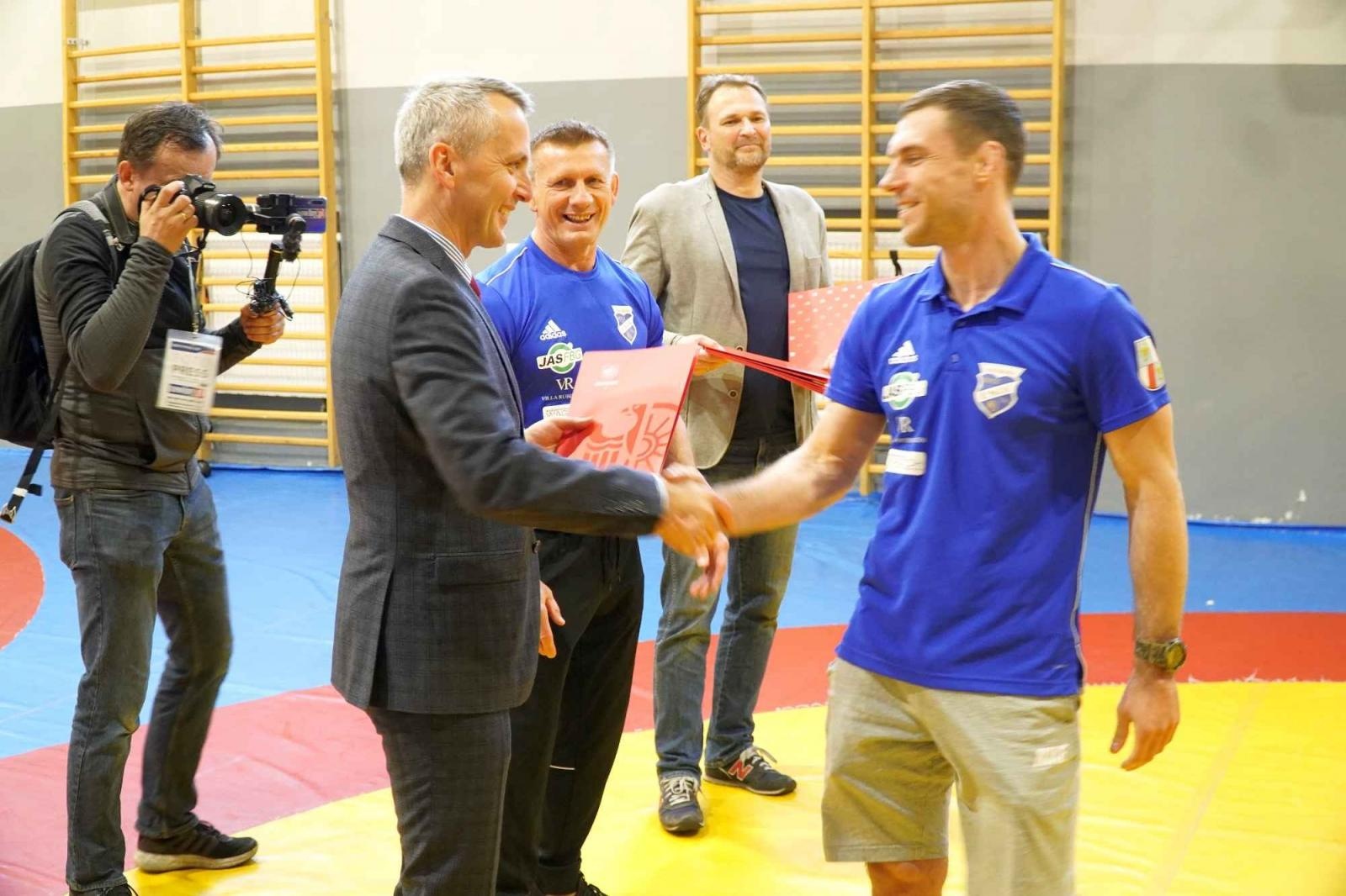 Zdjęcie w galerii na portalu naszraciborz.pl: Miasto nagrodziło raciborskich sportowców wiadomości z regionu