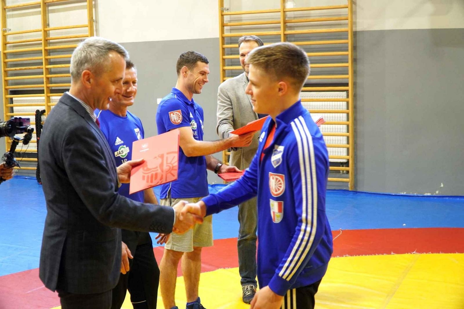 Zdjęcie w galerii na portalu naszraciborz.pl: Miasto nagrodziło raciborskich sportowców wiadomości z regionu