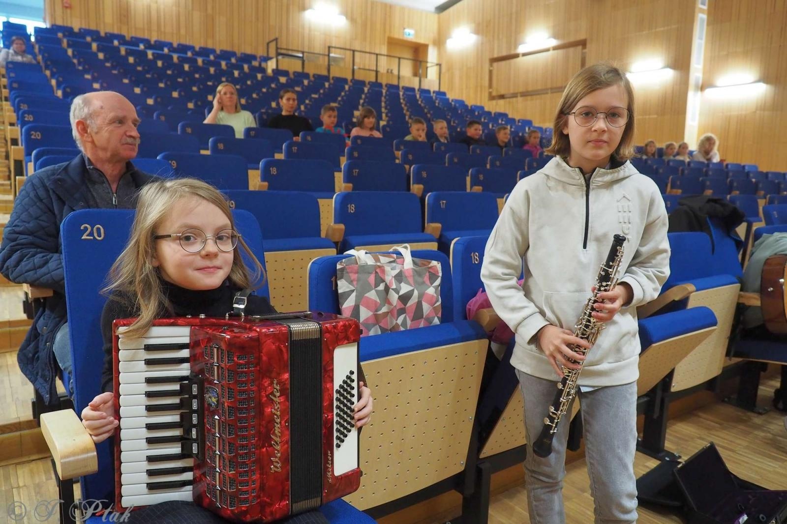 Zdjęcie w galerii na portalu naszraciborz.pl: Fotomigawki z audycji muzycznej w PSM wiadomości z regionu