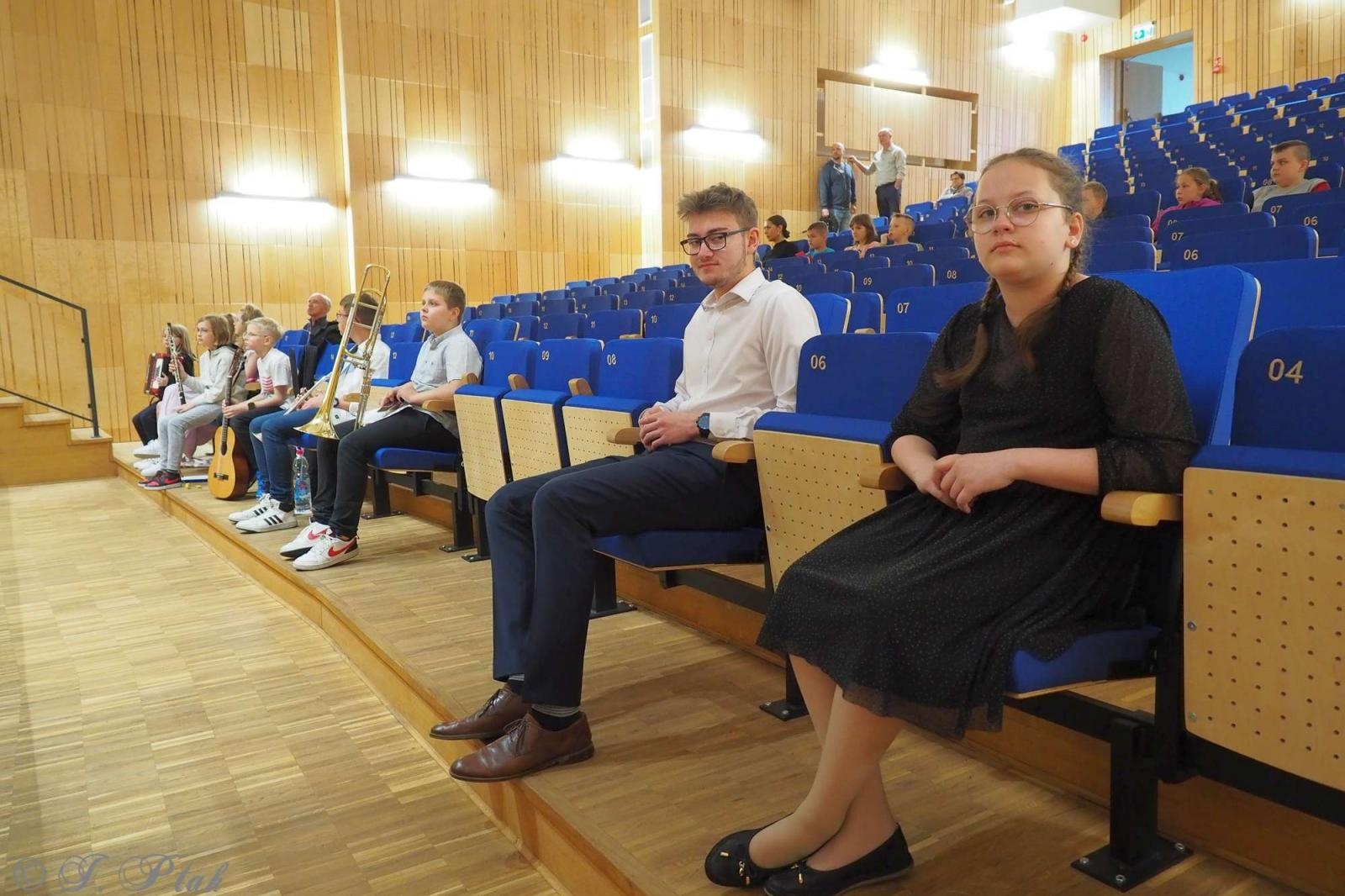 Zdjęcie w galerii na portalu naszraciborz.pl: Fotomigawki z audycji muzycznej w PSM wiadomości z regionu
