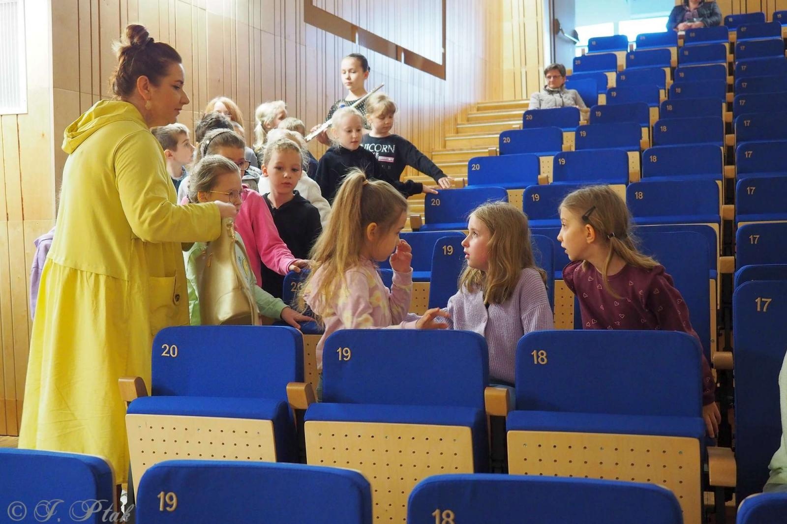 Zdjęcie w galerii na portalu naszraciborz.pl: Fotomigawki z audycji muzycznej w PSM wiadomości z regionu