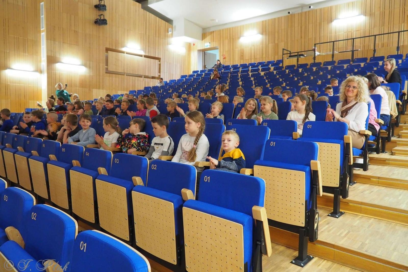 Zdjęcie w galerii na portalu naszraciborz.pl: Fotomigawki z audycji muzycznej w PSM wiadomości z regionu