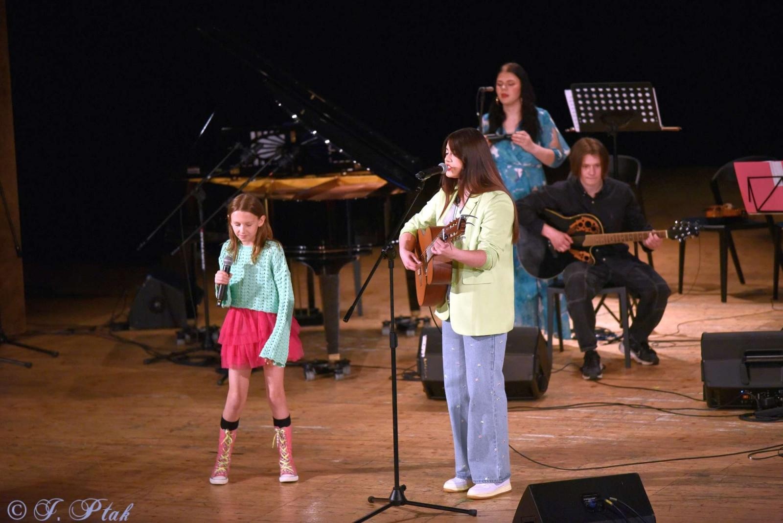 Zdjęcie w galerii na portalu naszraciborz.pl: Muzyczne przywołanie lata w RCK [FOTO i WIDEO] wiadomości z regionu