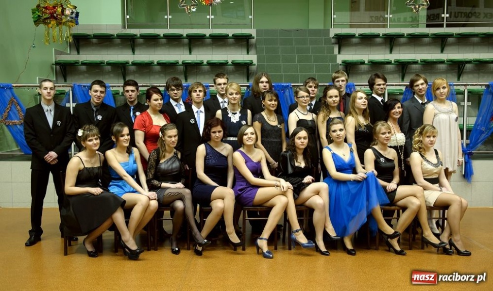 Zdjęcie w galerii na portalu naszraciborz.pl: Studniówka Mickiewicza wiadomości z regionu