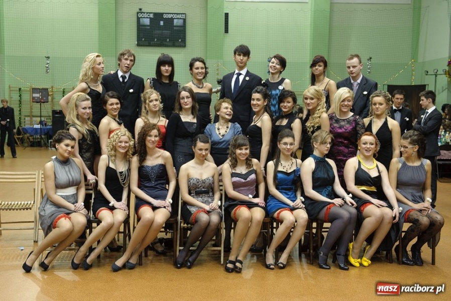 Zdjęcie w galerii na portalu naszraciborz.pl: Studniówka Mickiewicza wiadomości z regionu