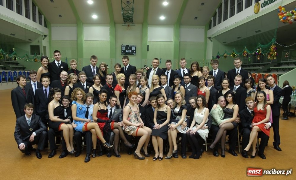 Zdjęcie w galerii na portalu naszraciborz.pl: Studniówka Mickiewicza wiadomości z regionu