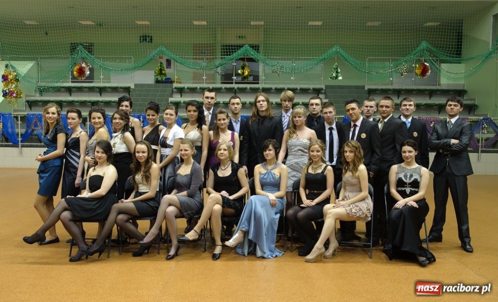 Zdjęcie w galerii na portalu naszraciborz.pl: Studniówka Mickiewicza wiadomości z regionu