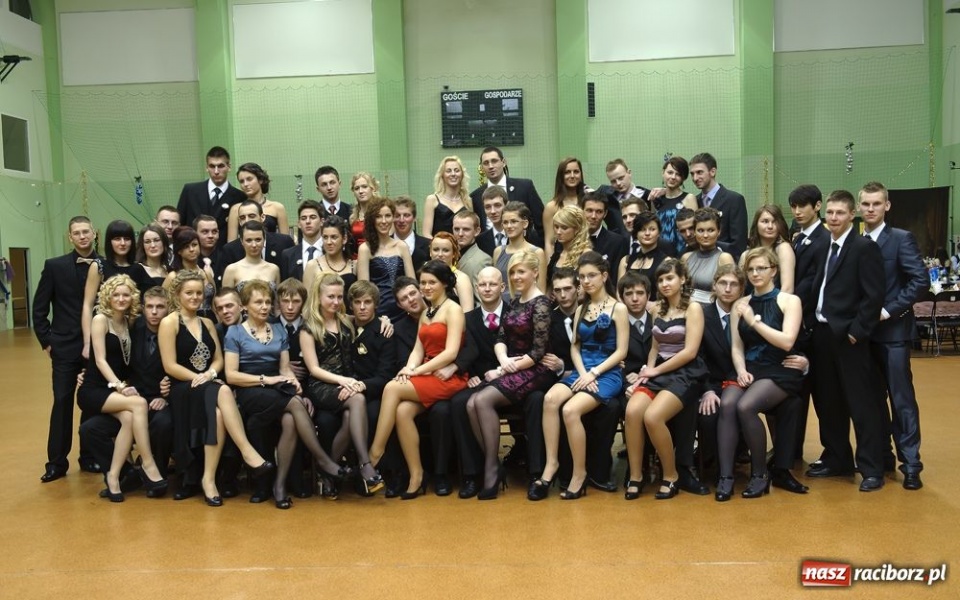 Zdjęcie w galerii na portalu naszraciborz.pl: Studniówka Mickiewicza wiadomości z regionu