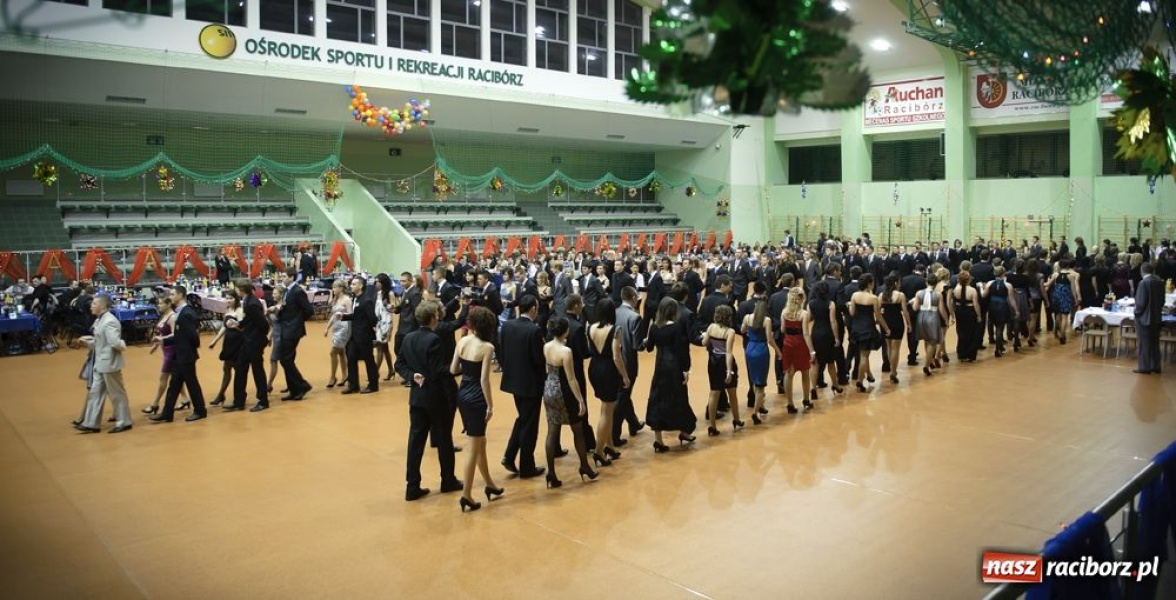 Zdjęcie w galerii na portalu naszraciborz.pl: Studniówka Mickiewicza wiadomości z regionu