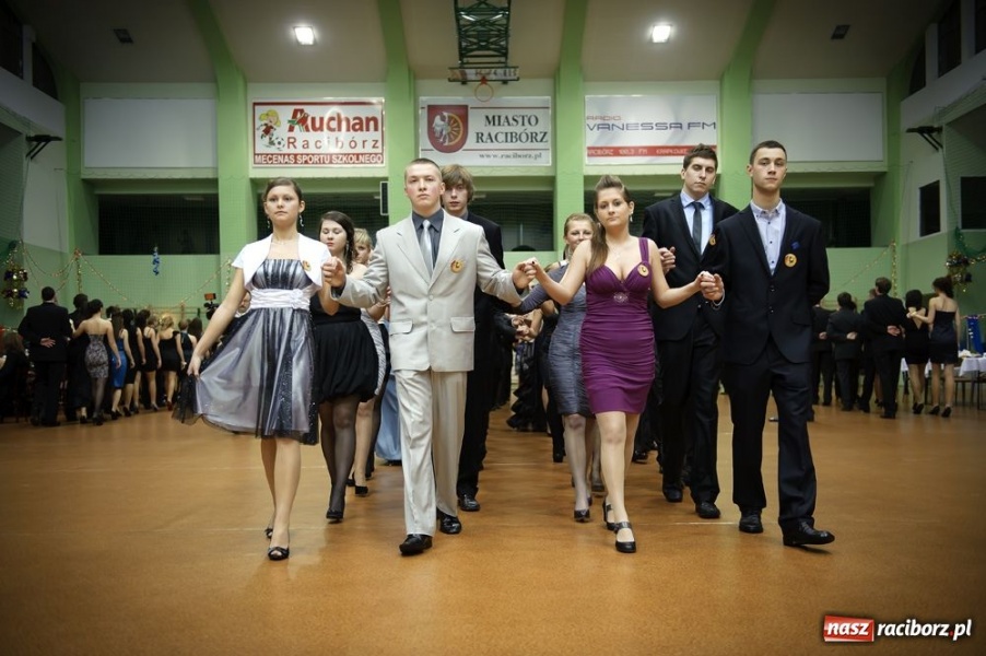 Zdjęcie w galerii na portalu naszraciborz.pl: Studniówka Mickiewicza wiadomości z regionu