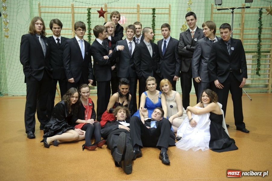 Zdjęcie w galerii na portalu naszraciborz.pl: Studniówka Mickiewicza wiadomości z regionu