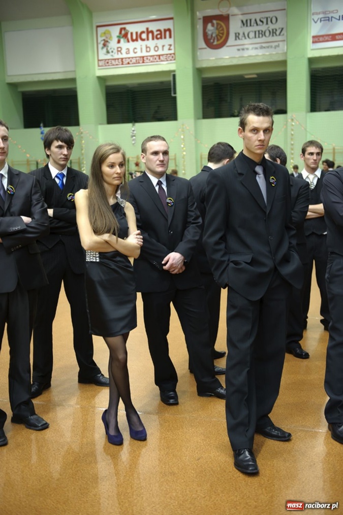 Zdjęcie w galerii na portalu naszraciborz.pl: Studniówka Mickiewicza wiadomości z regionu