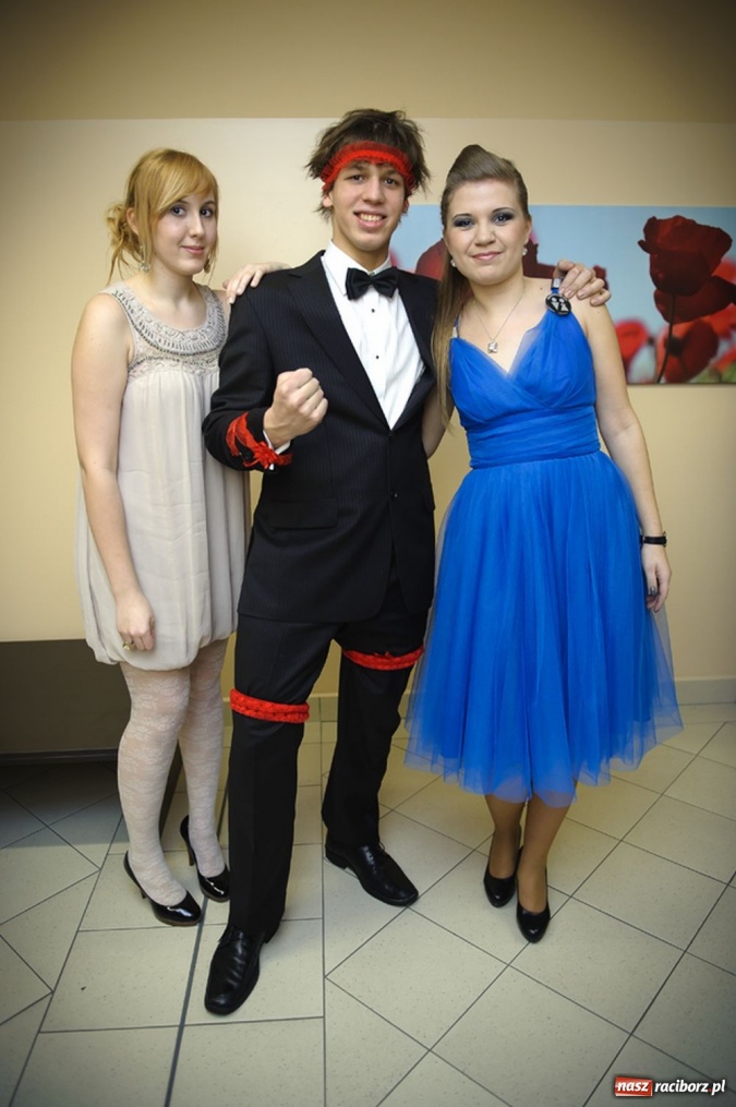 Zdjęcie w galerii na portalu naszraciborz.pl: Studniówka Mickiewicza wiadomości z regionu