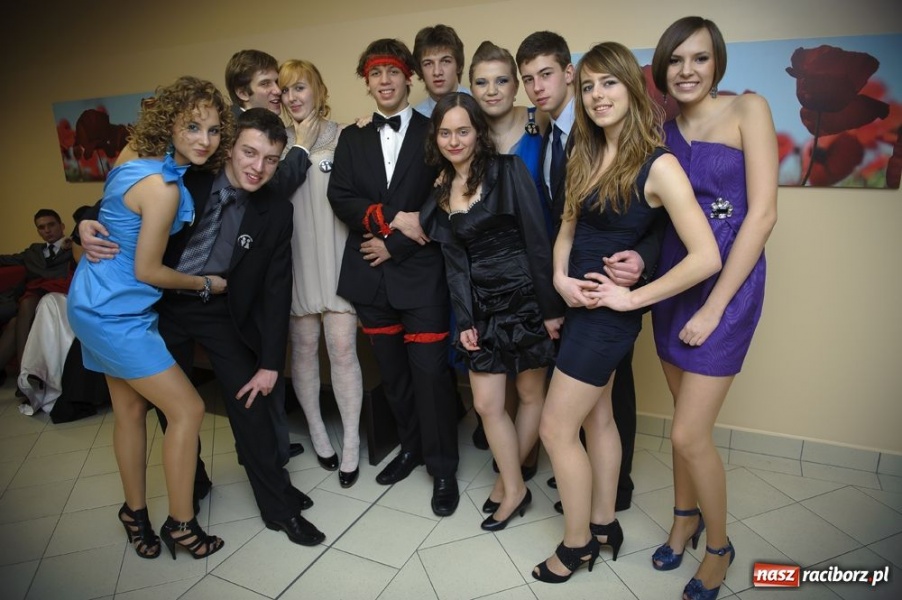 Zdjęcie w galerii na portalu naszraciborz.pl: Studniówka Mickiewicza wiadomości z regionu