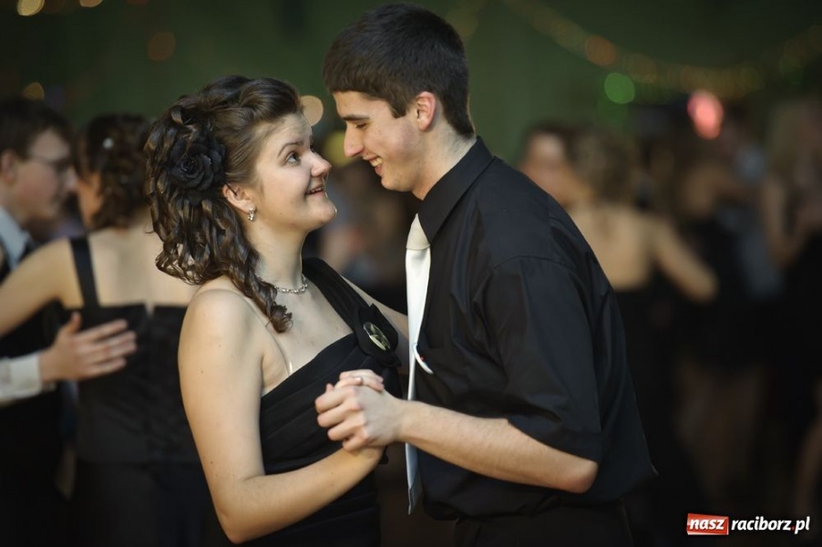 Zdjęcie w galerii na portalu naszraciborz.pl: Studniówka Mickiewicza wiadomości z regionu