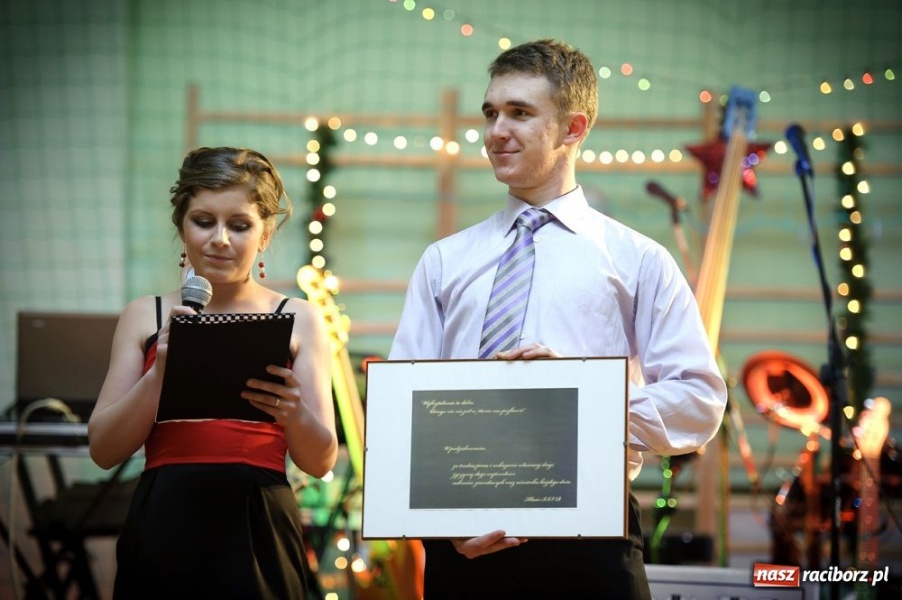 Zdjęcie w galerii na portalu naszraciborz.pl: Studniówka Mickiewicza wiadomości z regionu