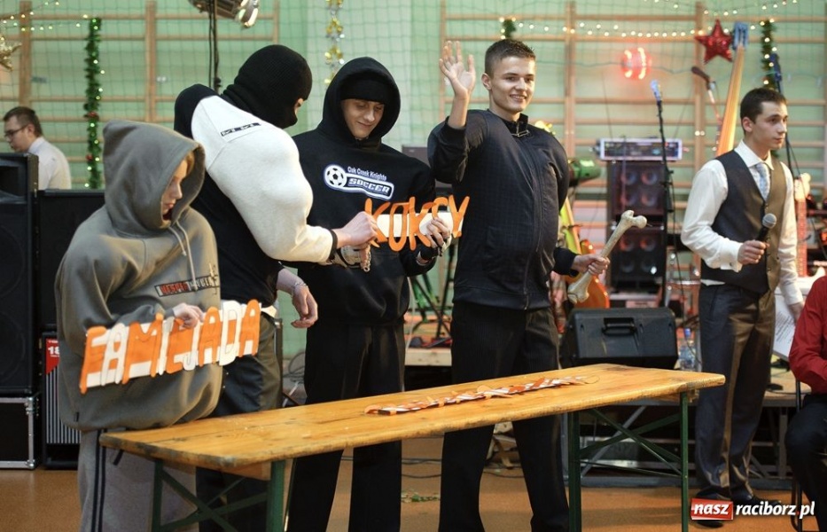 Zdjęcie w galerii na portalu naszraciborz.pl: Studniówka Mickiewicza wiadomości z regionu