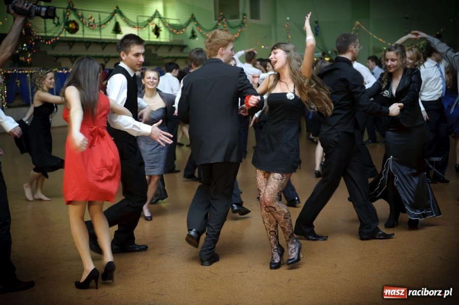 Zdjęcie w galerii na portalu naszraciborz.pl: Studniówka Mickiewicza wiadomości z regionu