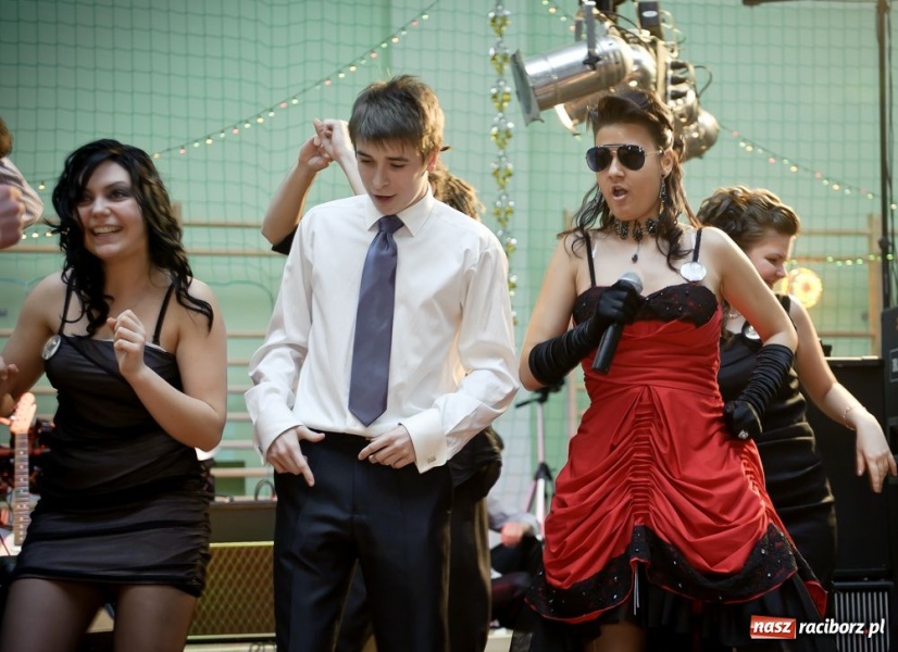 Zdjęcie w galerii na portalu naszraciborz.pl: Studniówka Mickiewicza wiadomości z regionu