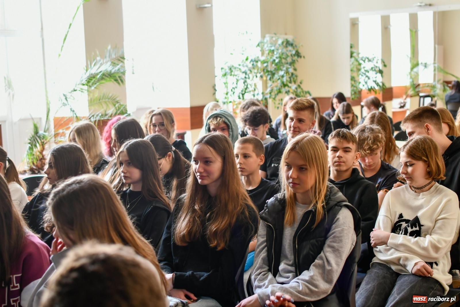 Zdjęcie w galerii na portalu naszraciborz.pl: Leśnicy zorganizowali w Raciborzu dzień z żubrem [FOTO i WIDEO] wiadomości z regionu