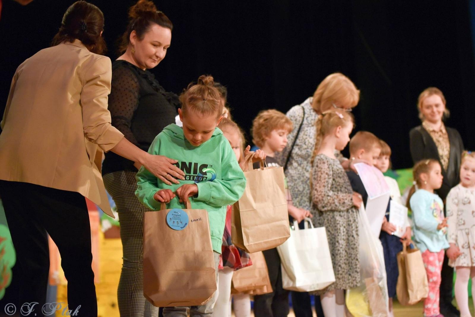 Zdjęcie w galerii na portalu naszraciborz.pl: Gala XIII Mini Festiwalu Przedszkolaków RCK [FOTO i WIDEO] wiadomości z regionu