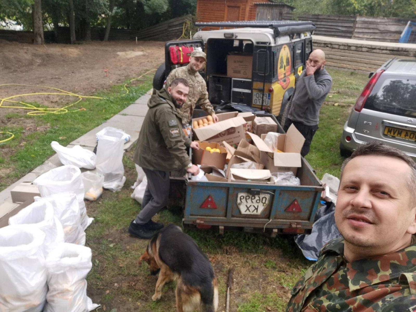 Zdjęcie w galerii na portalu naszraciborz.pl: Raciborzanin w grupie wspierających czarnobylskich samosiołów wiadomości z regionu